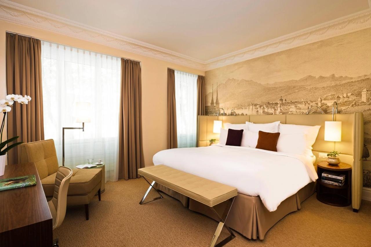 Deluxe room Larger Guest room 1 King,1528702588:JPEG